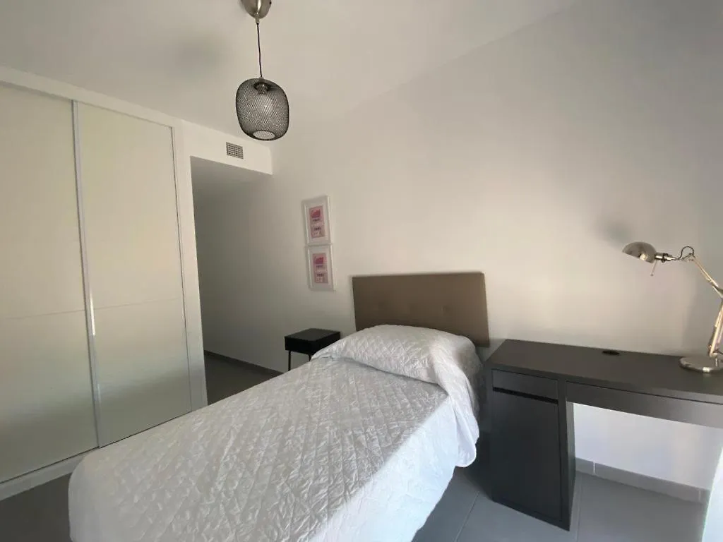 Apartamento piso recinto ferial en teatinos Málaga