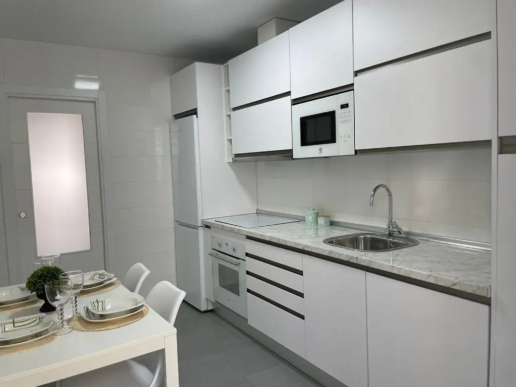 Apartamento piso recinto ferial en teatinos Málaga